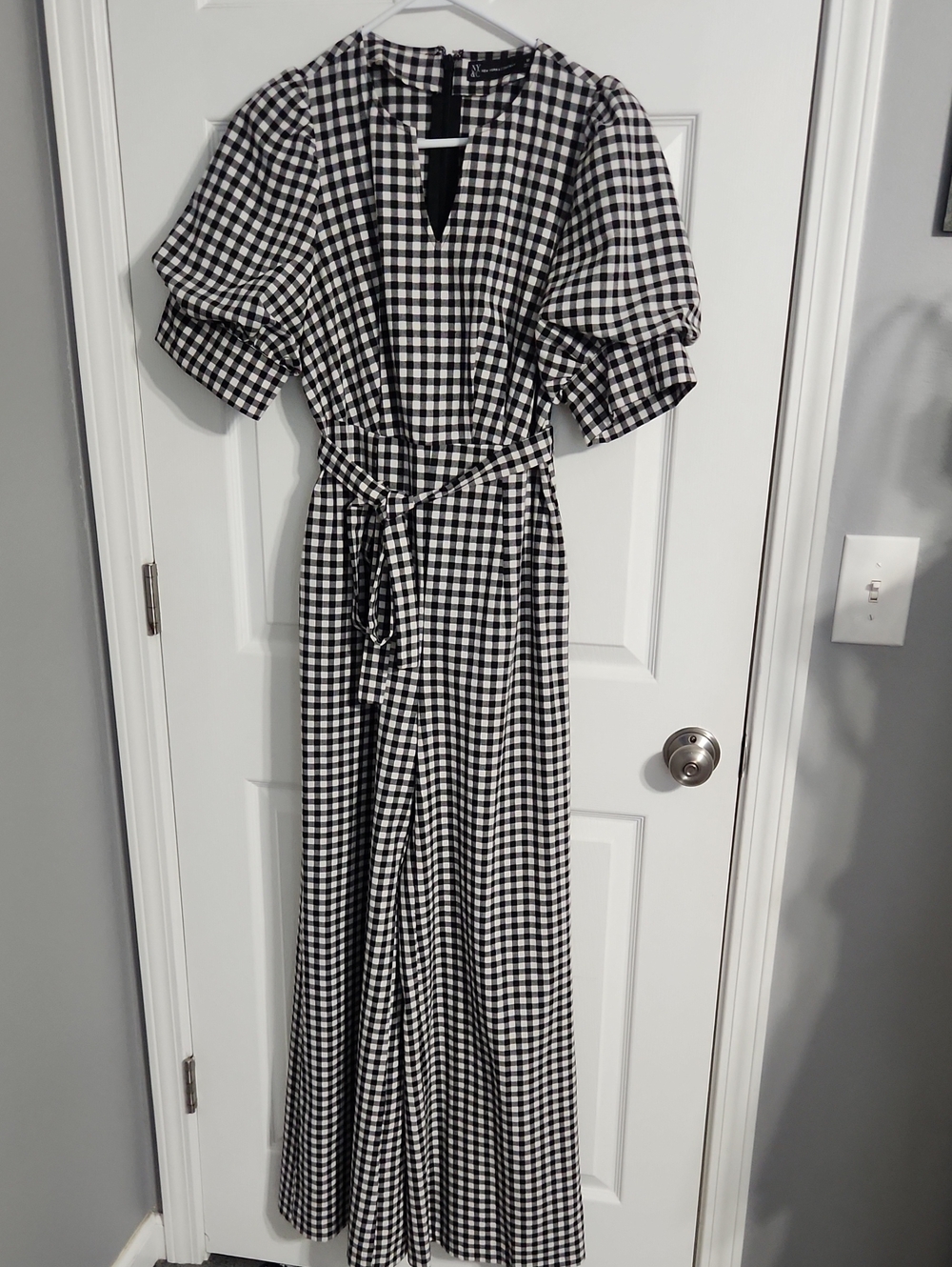 NWOT. NY&CO. Gingham Puff Sleeve Wide-leg Jumpsuit Sz.M Black/White - Picture 2 of 15